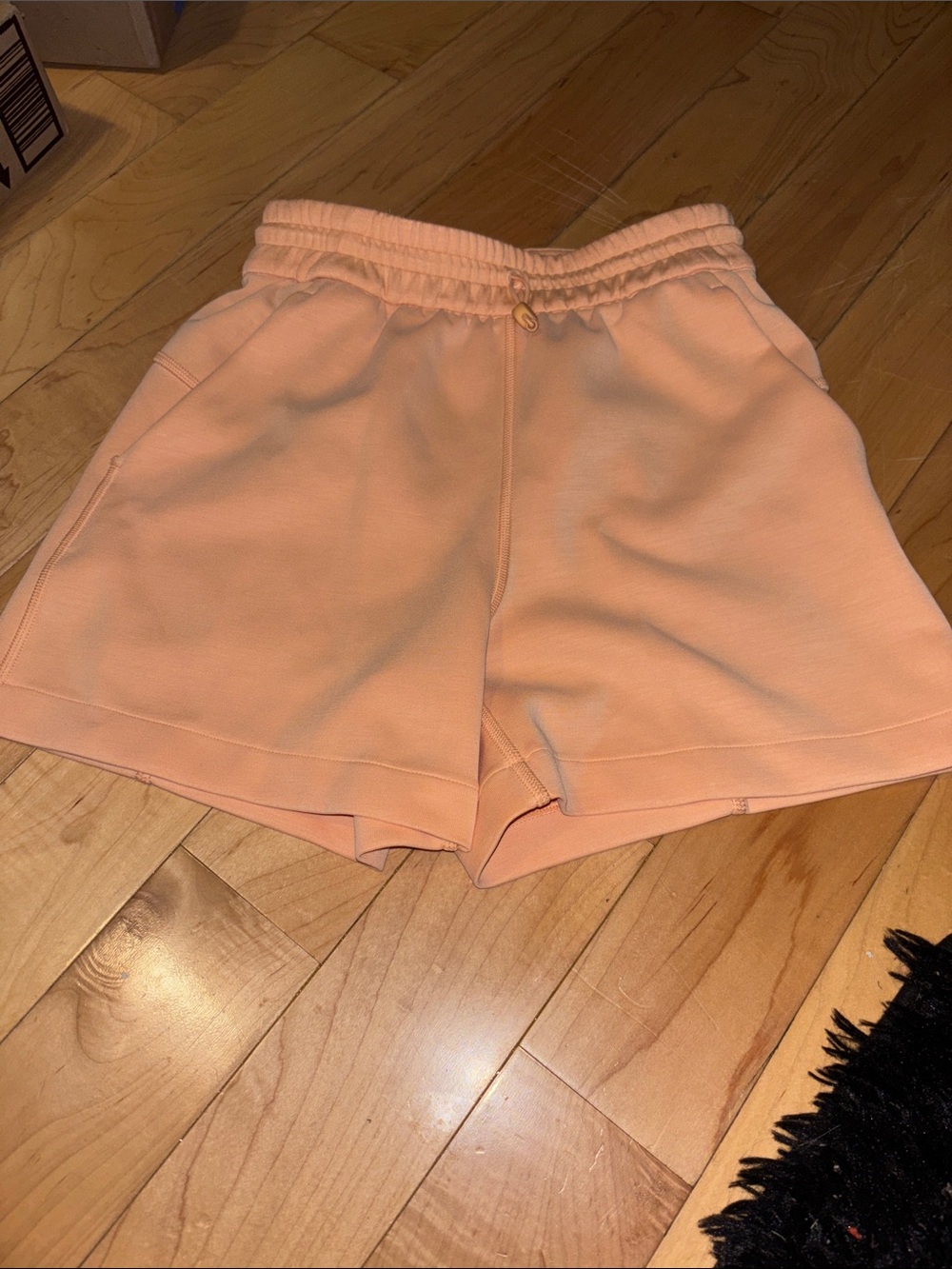 Lululemon Softstreme High-Rise Short 4"
Peach Bellini